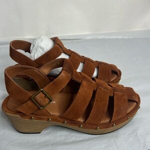 Antelope three-band studded suede leather platform sandal. Eu size 38/US 8